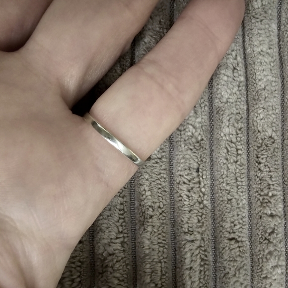 Delicate Silver Ring - Picture 4 of 7